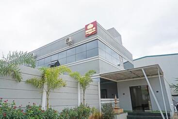 Super Oyo Flagship Hotel Dwell Inn