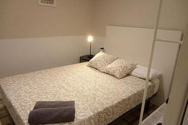 هاستل Amat Private Rooms Near Plaza Universitat