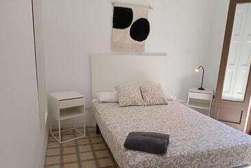 هاستل Amat Private Rooms Near Plaza Universitat