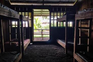 旅馆 Habitación Compartida Con Tres Comidas Incluidas Y Dos Horas De Electricidad Diarias