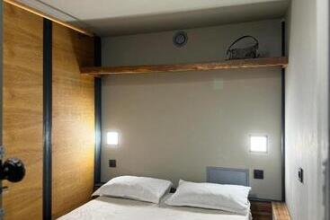 Swed Cab Embassy Hostel