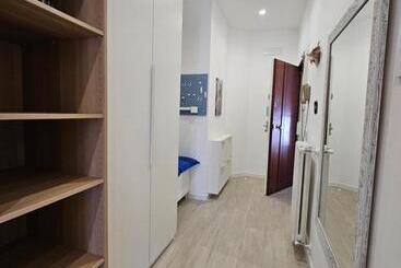 تختخواب و صبحانه Casita Azul