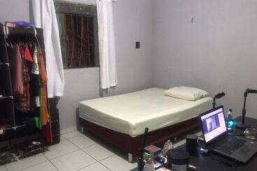 تختخواب و صبحانه Quarto Com Café Da Manhã ótima Localização