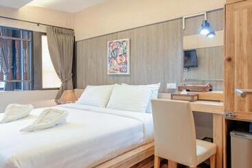 Goya Hotel Warorot Market