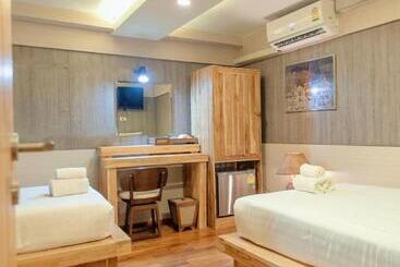 Goya Hotel Warorot Market