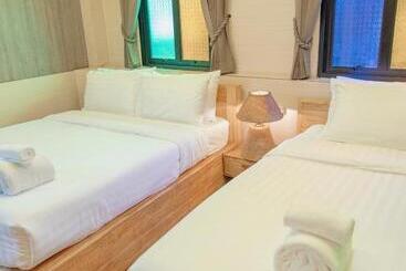 Goya Hotel Warorot Market