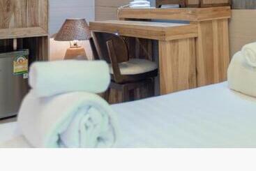 Goya Hotel Warorot Market