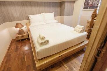 Goya Hotel Warorot Market