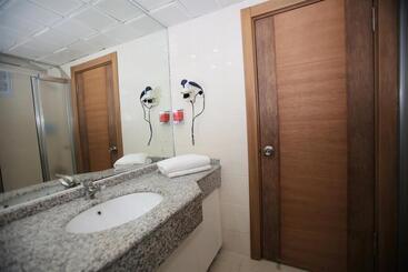 هتل Al Yusafir