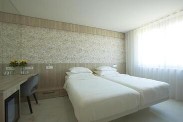 هتل Capris Capodistria