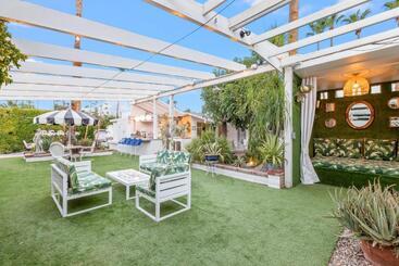 هتل Designer Poolside Escape Near Downtown Ps