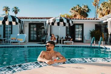 هتل Downtown Poolside Resort A And Outdoor Amenities