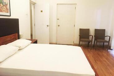 هتل Jasmin House