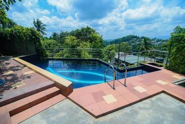 هتل Jasmin House