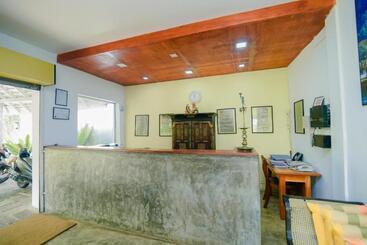 هتل Jasmin House