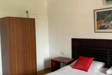 هتل Jasmin House