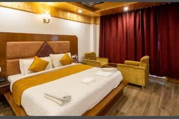هتل Jogini Height S   Chandra A S Hospitality