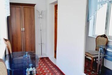 هتل Parvina Boutigue