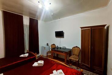 هتل Parvina Boutigue