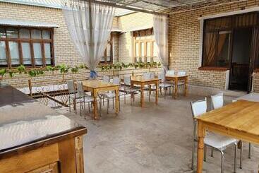 هتل Parvina Boutigue