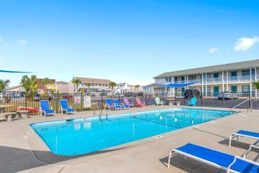 アパートホテル On Island Ocean View Beachy Studio In Campy 1970s Converted Motel