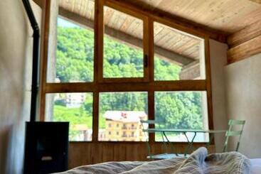 펜션 The Crissolo Lodge