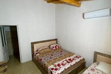아파트호텔 Perla Restorant Divjakë
