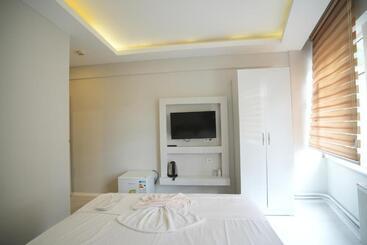 Amazon Suit Otel
