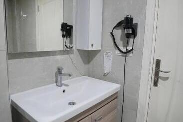 Amazon Suit Otel