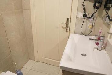 Amazon Suit Otel