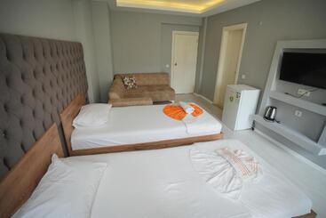 Amazon Suit Otel