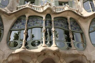 تختخواب و صبحانه Colon Rooms