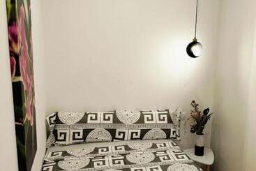 تختخواب و صبحانه Colon Rooms