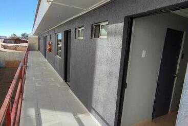 هتل Hostal Calama