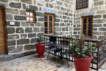 هتل Le 19   Suite 19   50m2   Centre Historique   Clim