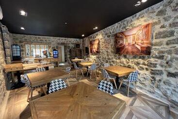 هتل Le 19   Suite Lafayette 70m2   Centre Historique   Clim