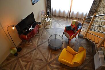 هتل Le 19   Suite Lafayette 70m2   Centre Historique   Clim