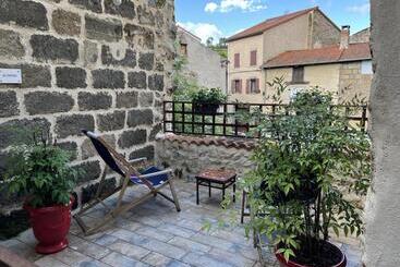 هتل Le 19 Chambre Chapelle 43m2   Centre Historique   Clim
