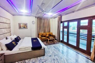 هتل Relax Cottage Swat By Khan Familia