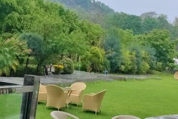 هتل Corbett The Regnum Resort