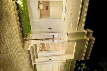 هتل Corbett The Regnum Resort