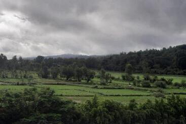 هتل Corbett The Regnum Resort