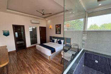 هتل Corbett The Regnum Resort