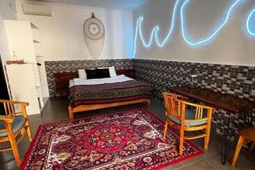 پانسیون Black Pillow Villa