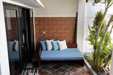 پانسیون Black Pillow Villa