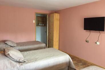 پانسیون Hostal Vaihonu