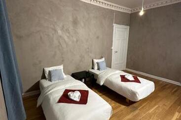 پانسیون Paradise Suites