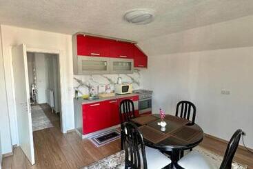 پانسیون Room Ejna 1