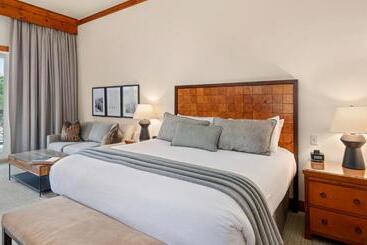 استراحتگاه 345 Studio National 3rd Floor Pool & Mountain Views