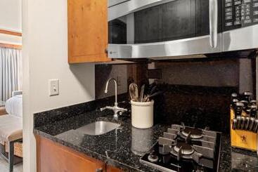 استراحتگاه 345 Studio National 3rd Floor Pool & Mountain Views